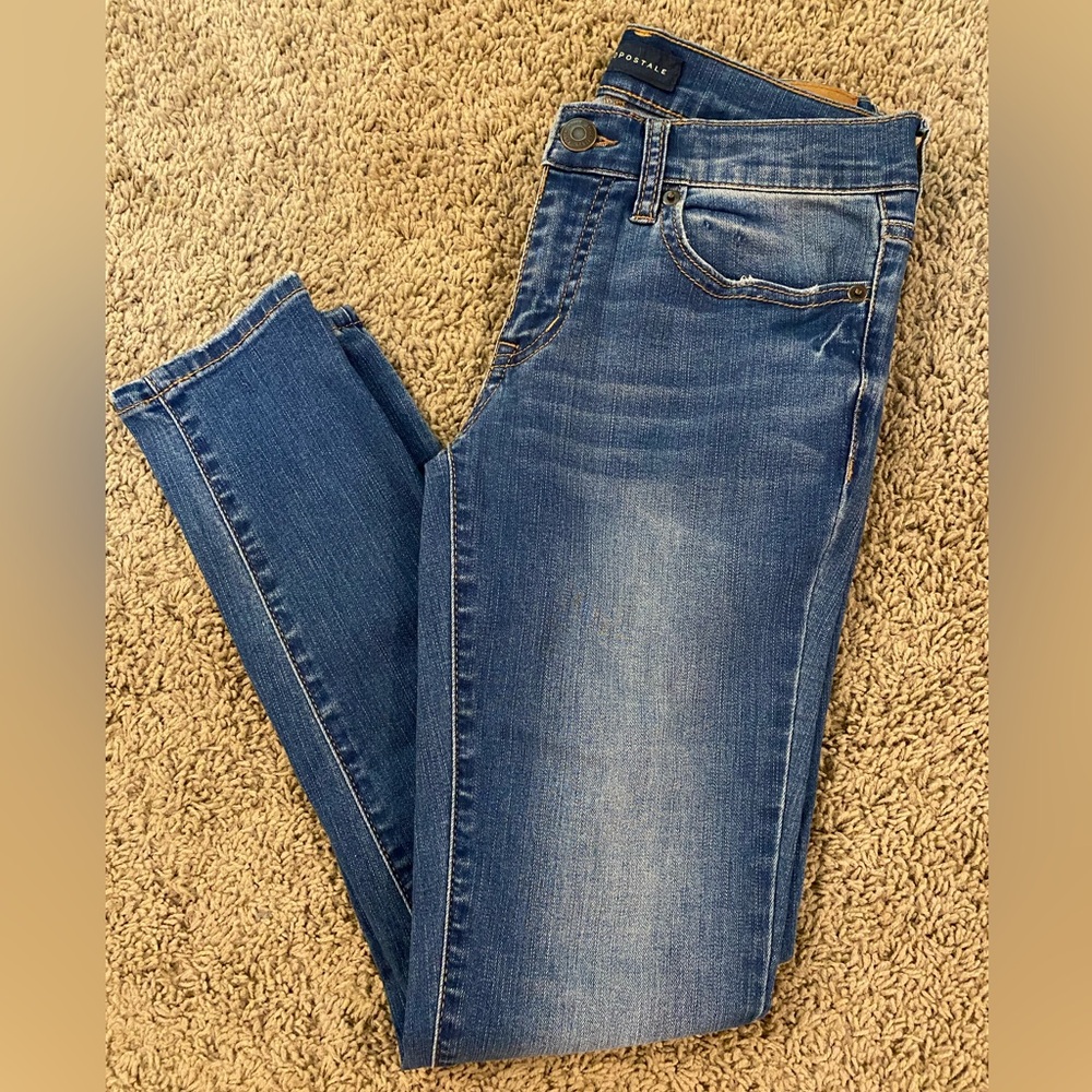 💙👖Aeropostale • women’s skinny jeans • 2 short • EUC